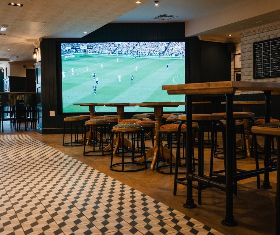 STADIUM-SIZED SCREEN